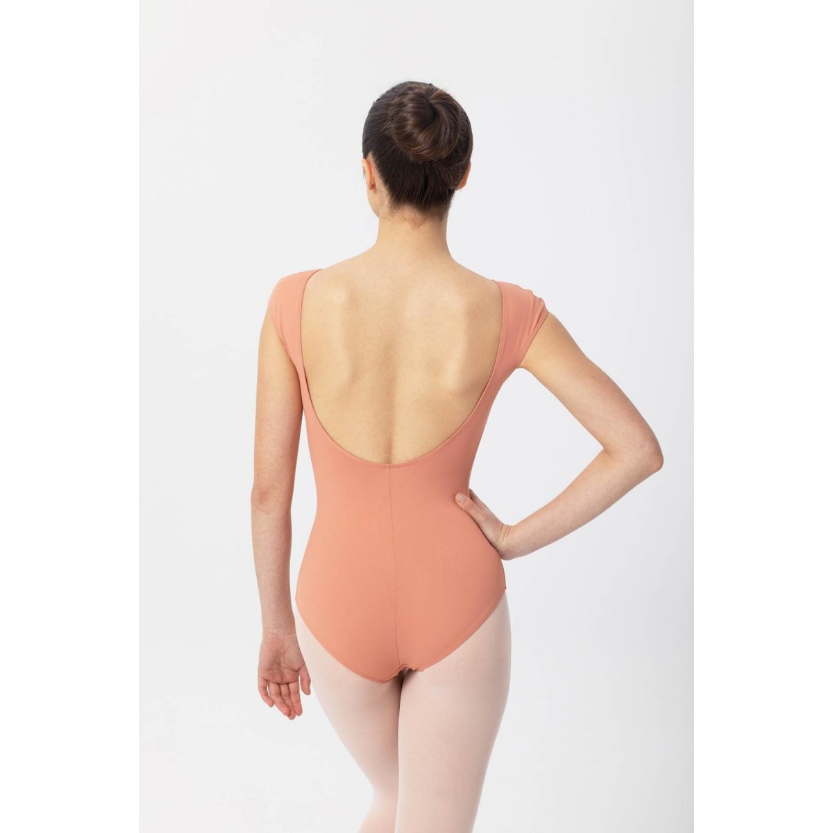 IntermezzodragtmedCapSleeve4farver-01