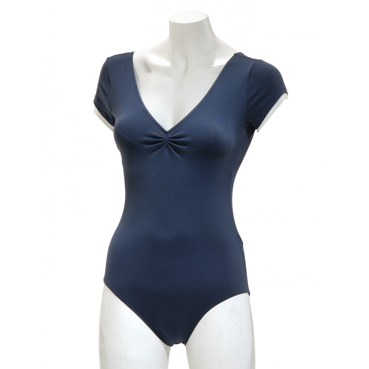 IntermezzoDragtmedkortermerogrynkBlommefarve-01